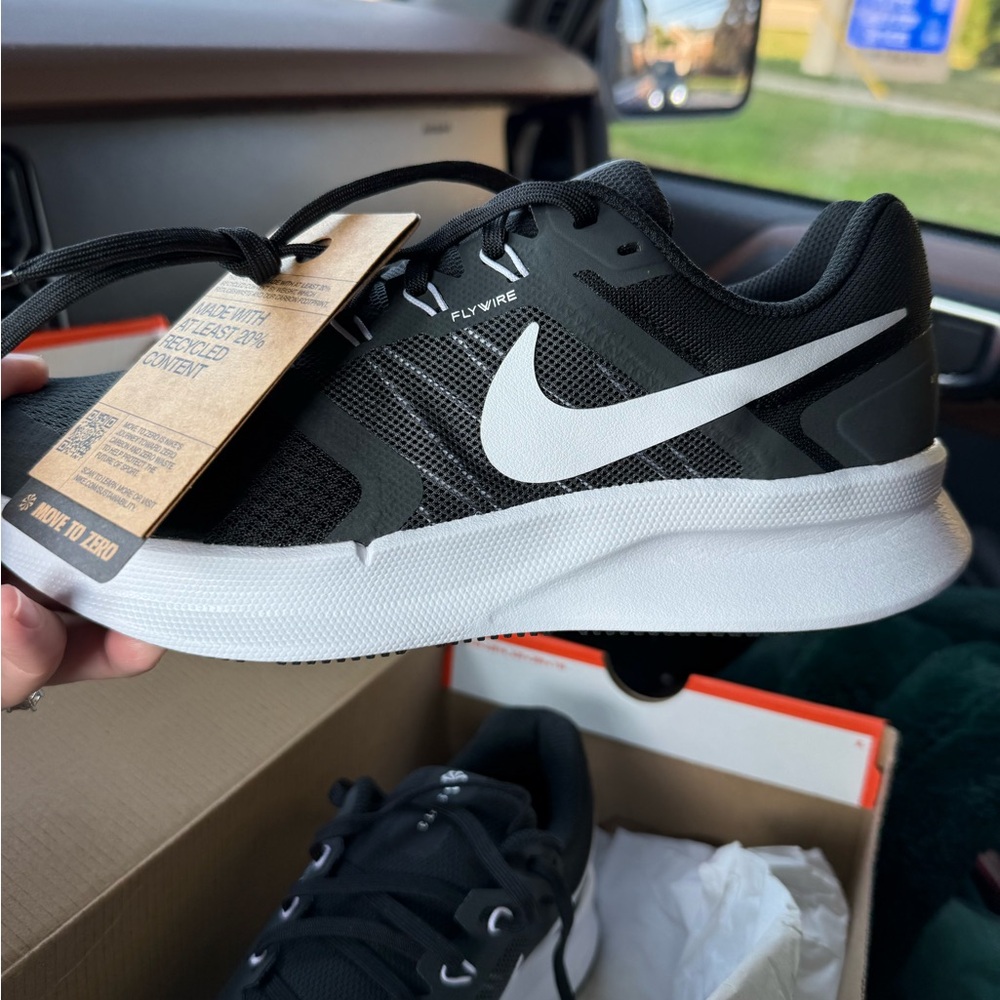 Nike Run Swift 3 in Black and Gray